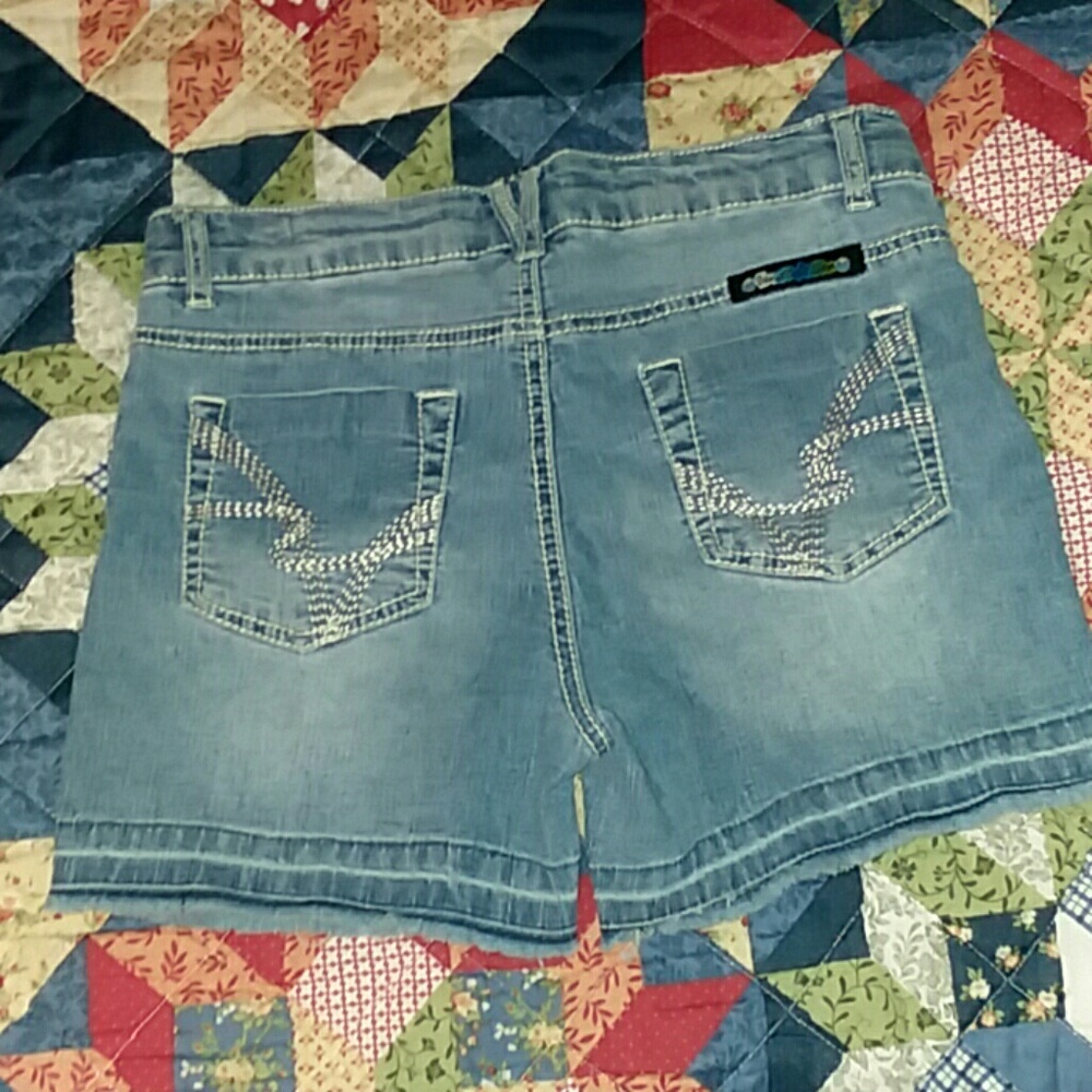 Shorts - Picture 2 of 2